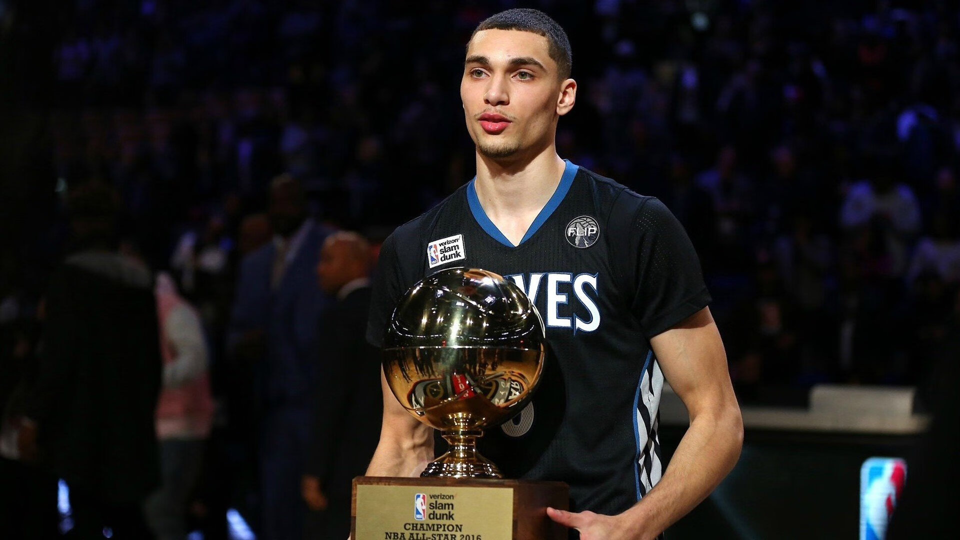 拉塞尔高光表现铸就经典战役，迈凯伦力克红牛二队展现唯一性