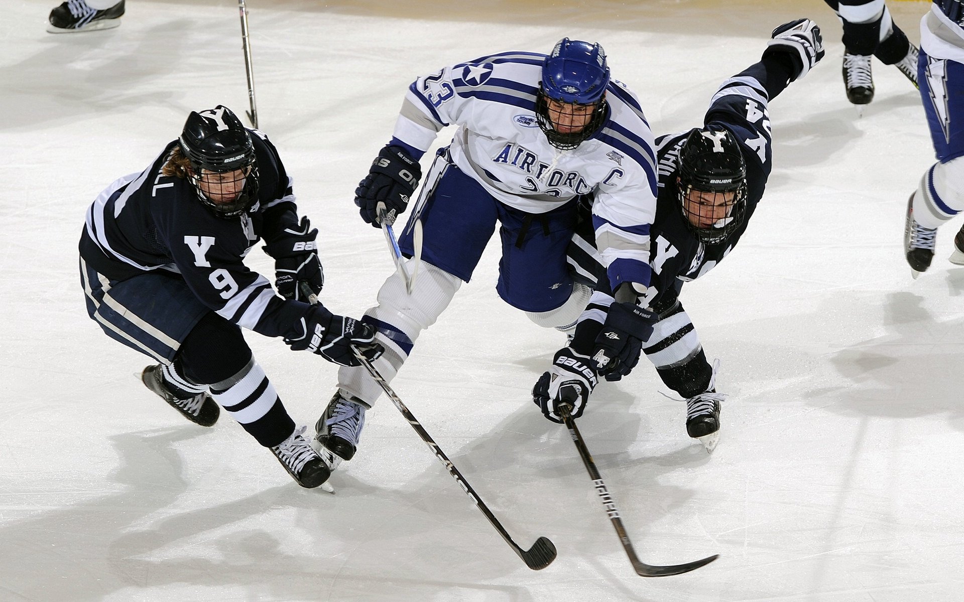 当唯一性降临绿茵场，奥地利横扫拜仁，本泽马独舞定江山